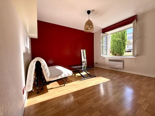 Studio lumineux de 25m2.