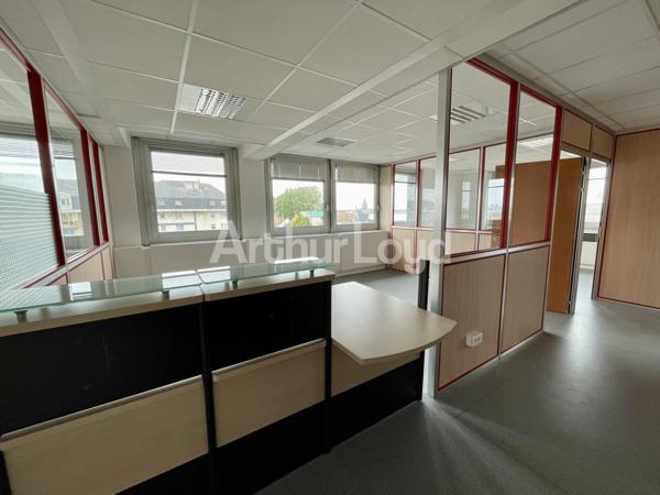 EN COEUR DE VILLE - PLATEAUX DE BUREAUX AU SEIN D'UN IMMEUBLE TERTIAIRE