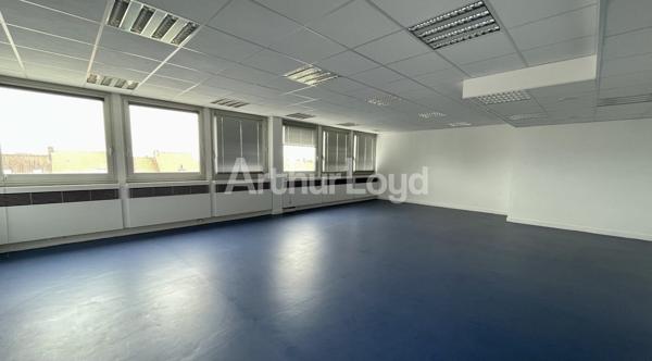 EN COEUR DE VILLE - PLATEAUX DE BUREAUX AU SEIN D'UN IMMEUBLE TERTIAIRE
