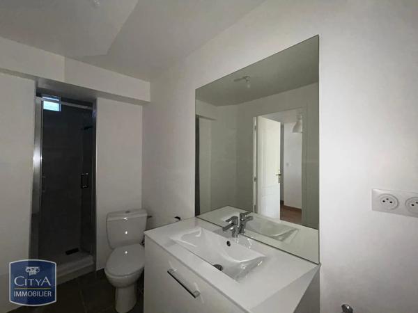 Appartement à louer 2 pièces 62.36m² Chartres (28000)