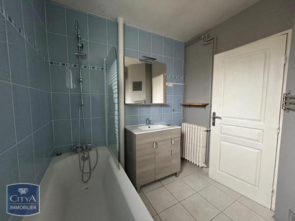 Appartement à louer 3 pièces 68.21m² Bourges (18000)