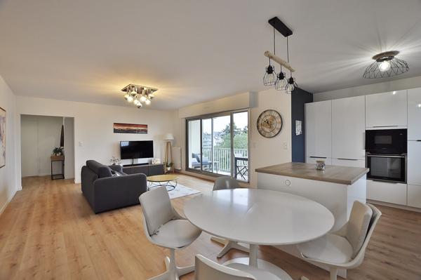 Appartement  5 pièce(s)  3 chambre(s)  111 m²