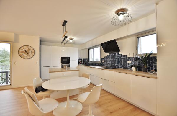 Appartement  5 pièce(s)  3 chambre(s)  111 m²