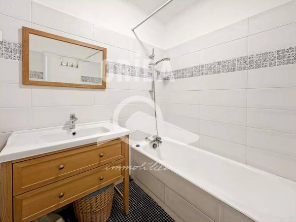 SAINT-DONATIEN – T3 traversant avec balcon, parking et cave