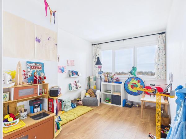 Triplex 6 pièces avec balcons en parfait état