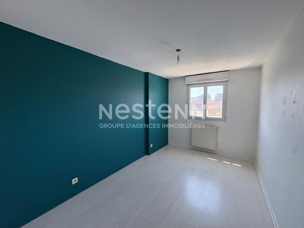 T3 - PROCHE JEAN MACE - LYON 7 - STATIONNEMENT