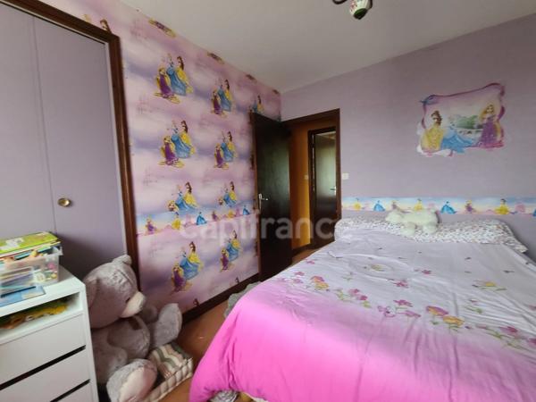 Belle maison familiale avec gîte à Aigre – 215 000 €