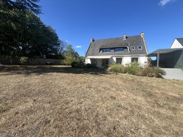 Maison familiale de 198 m² avec sous-sol et terrain de 1 500 m² – Arradon, Golfe du Morbihan