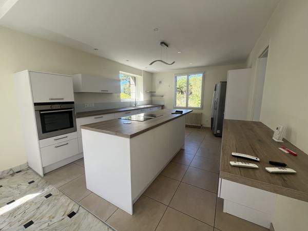 Maison familiale de 198 m² avec sous-sol et terrain de 1 500 m² – Arradon, Golfe du Morbihan