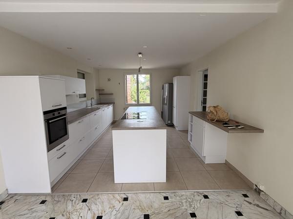 Maison familiale de 198 m² avec sous-sol et terrain de 1 500 m² – Arradon, Golfe du Morbihan