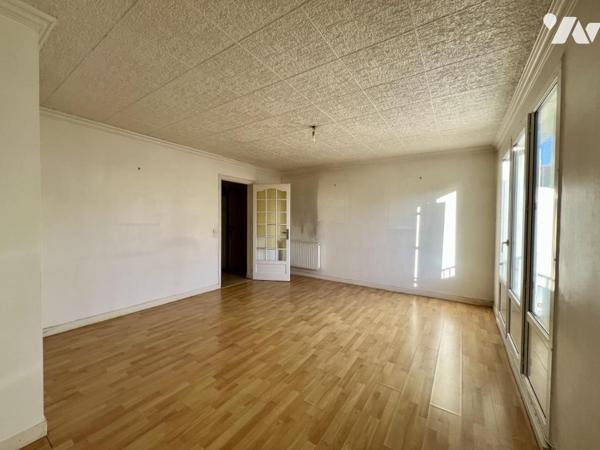 APPARTEMENT AVEC 3 CH ET BOX de 75m2