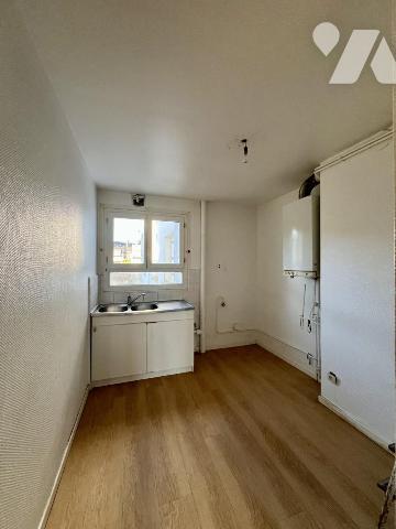APPARTEMENT AVEC 3 CH ET BOX de 75m2