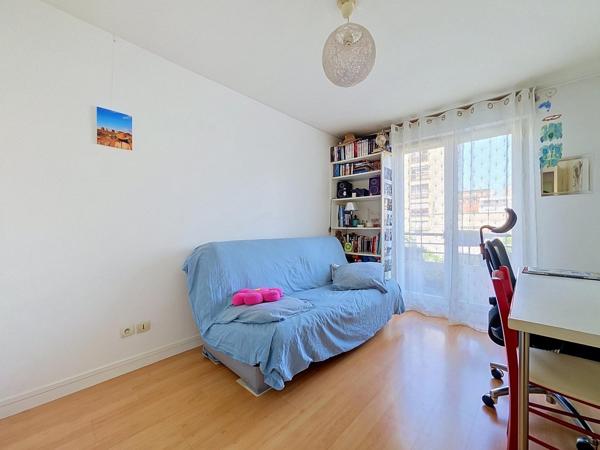 APPARTEMENT FAMILIAL 3 CHAMBRES TERRASSE PARKING