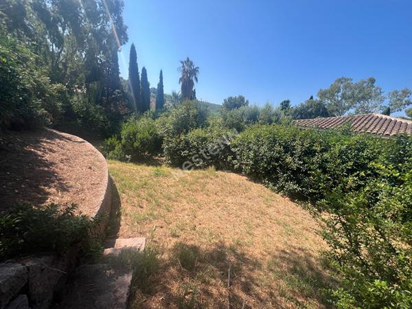 Le Pradet La Garonne -Terrain à bâtir de 712 m2
