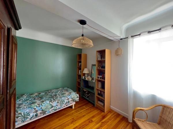 BAYONNE, QUARTIER DES ARÈNES, MAISON FAMILIALE DE 211 m²