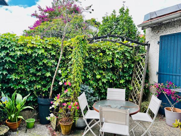 BAYONNE, QUARTIER DES ARÈNES, MAISON FAMILIALE DE 211 m²