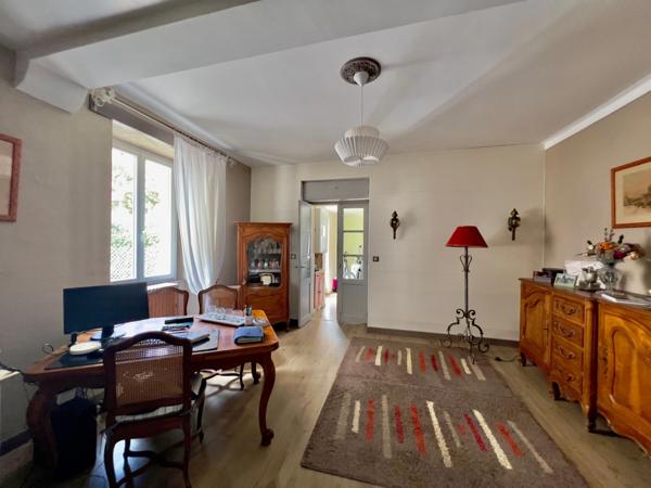 BAYONNE, QUARTIER DES ARÈNES, MAISON FAMILIALE DE 211 m²