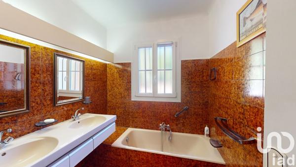 Maison à vendre 10 pièces 220 m² La Cadière-d'Azur