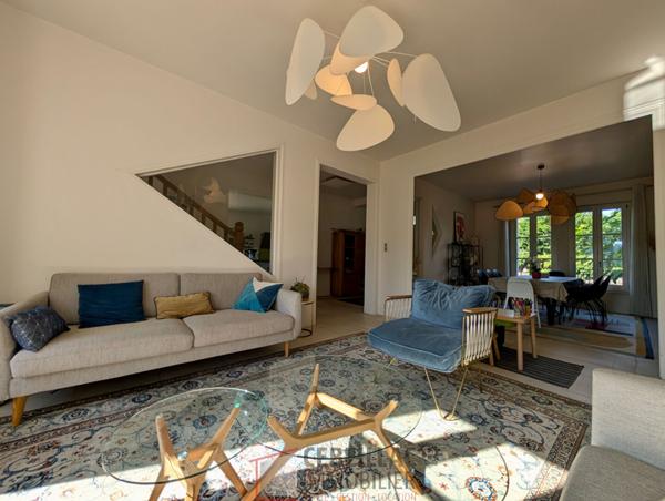 Maison 9 pièce(s) 5 chambre(s) 250 m²