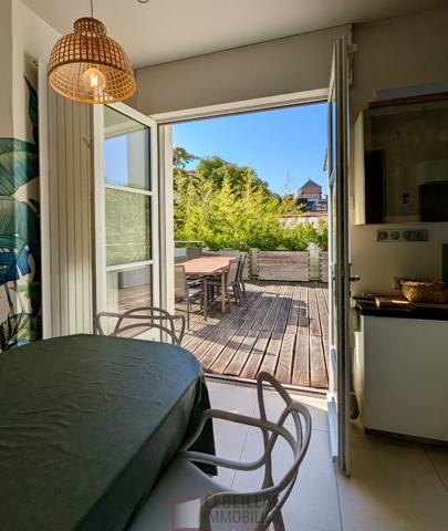 Maison 9 pièce(s) 5 chambre(s) 250 m²