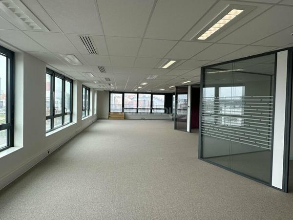 BUREAUX à LOUER de 845 m²