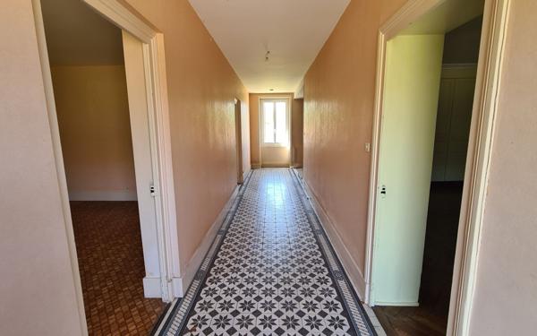 Maison à vendre    6 pièces • 180,69 m2 Grièges