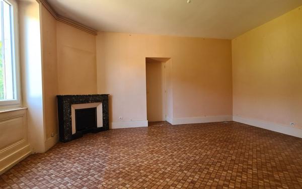 Maison à vendre    6 pièces • 180,69 m2 Grièges