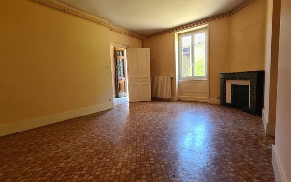 Maison à vendre    6 pièces • 180,69 m2 Grièges