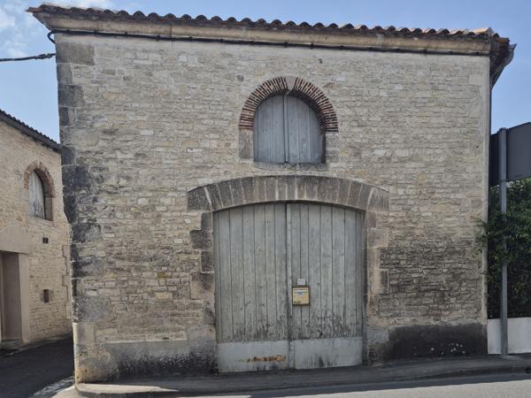 Maison 3 chambres à Aigre