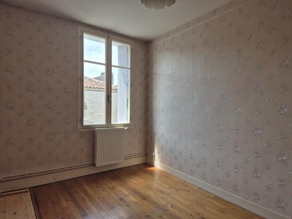 Maison 3 chambres à Aigre