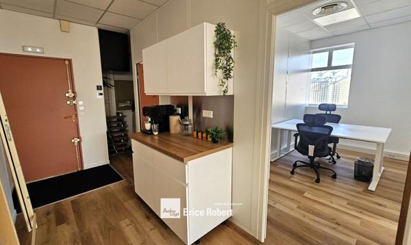 Bureaux à louer à Lyon 7 espaces lumineux flexibles et charges incluses