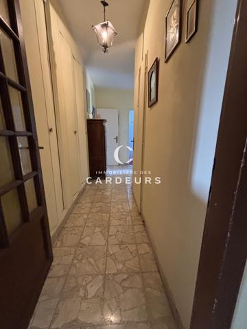 Appartement
                                                                                                                                                                                                                                                                                                                        5 pièce(s)                                                                                                                                                                                                          3 chambre(s)                                                                                                                                                                                                          130  m²