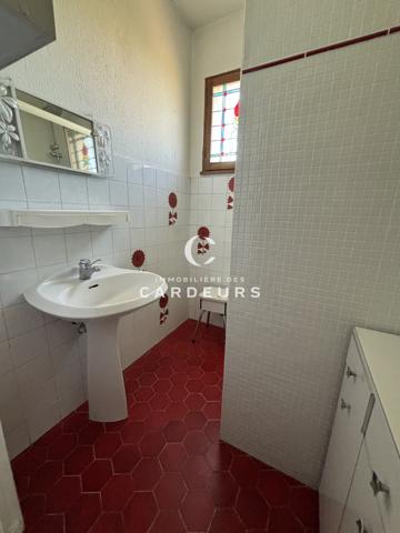 Appartement
                                                                                                                                                                                                                                                                                                                        5 pièce(s)                                                                                                                                                                                                          3 chambre(s)                                                                                                                                                                                                          130  m²