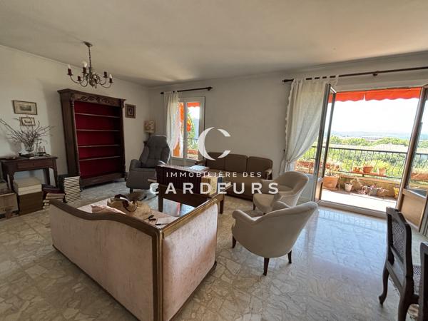 Appartement
                                                                                                                                                                                                                                                                                                                        5 pièce(s)                                                                                                                                                                                                          3 chambre(s)                                                                                                                                                                                                          130  m²