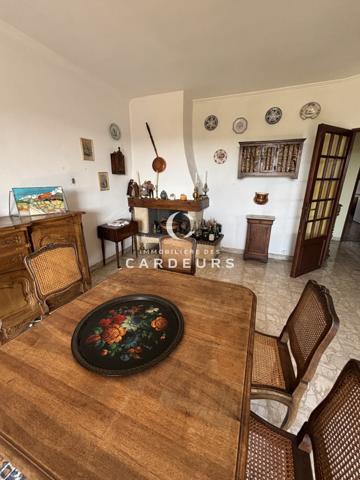Appartement
                                                                                                                                                                                                                                                                                                                        5 pièce(s)                                                                                                                                                                                                          3 chambre(s)                                                                                                                                                                                                          130  m²