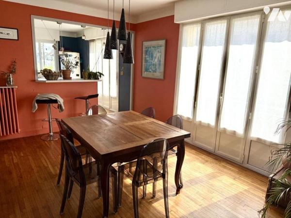Maison avec 2 appartements et 4 chambres supplémentaires