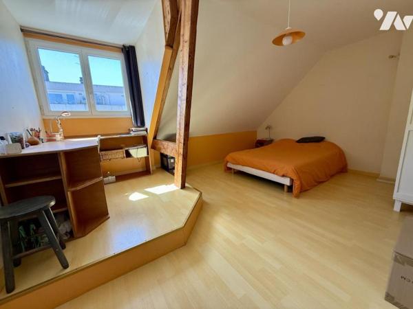 Maison avec 2 appartements et 4 chambres supplémentaires