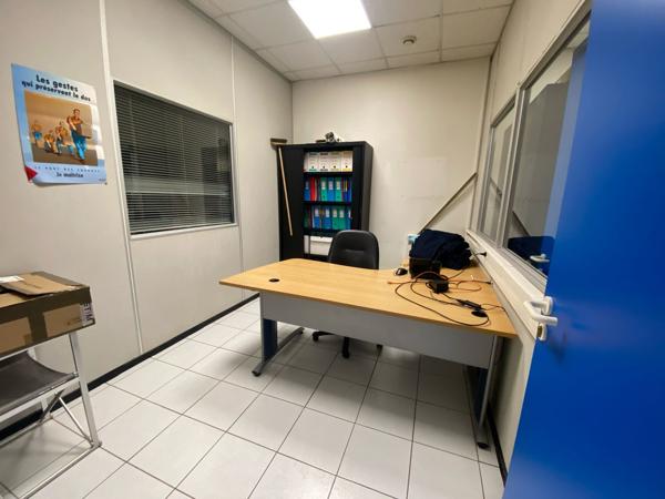 Bureaux/locaux commerciaux à louer à proximité immédiate de l'entrée de l'autoroute A50 - La Capelette - 13010 Marseille