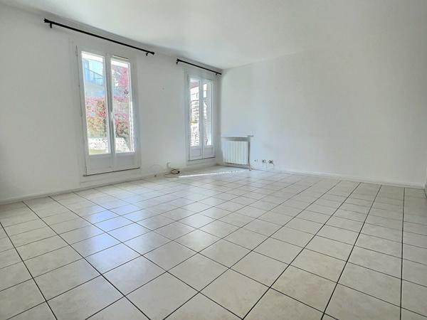 Appartement 3 pièces de 69.32m² avec terrasse -Thiais centre-ville