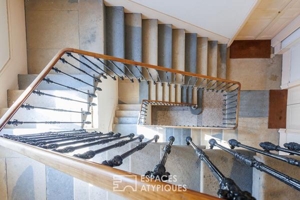 Appartement aux volumes exceptionnels à rénover entièrement