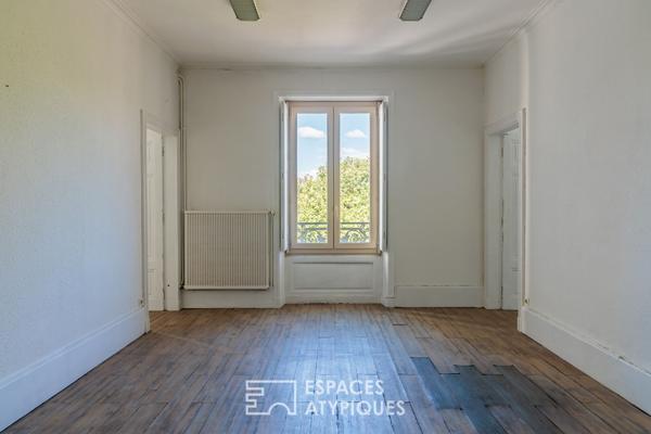 Appartement aux volumes exceptionnels à rénover entièrement