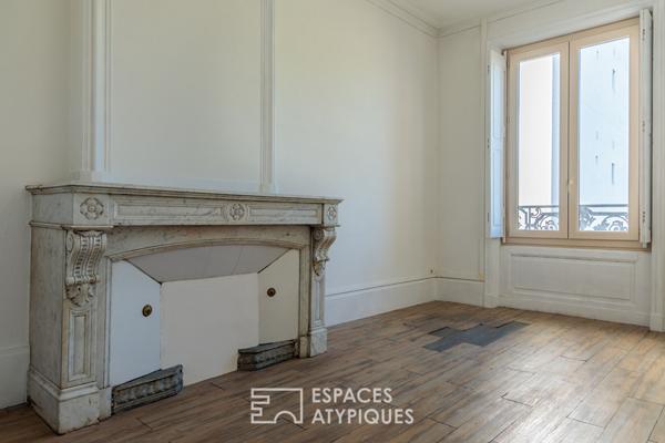 Appartement aux volumes exceptionnels à rénover entièrement