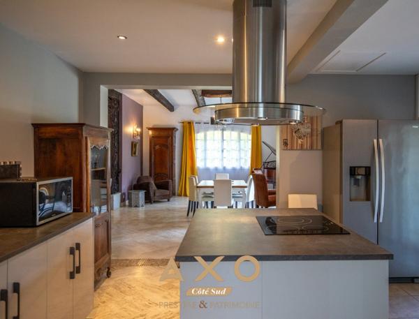 CASTELNAU-LE-LEZ  AUTHENTIQUE MAS DE PLAIN-PIED  248 m²  4 CHAMBRES  SUITE PARENTALE  PISCINE  TERRAIN 1 331 m²  FORAGE  2 044 000 