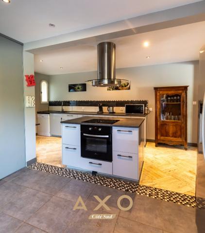 CASTELNAU-LE-LEZ  AUTHENTIQUE MAS DE PLAIN-PIED  248 m²  4 CHAMBRES  SUITE PARENTALE  PISCINE  TERRAIN 1 331 m²  FORAGE  2 044 000 