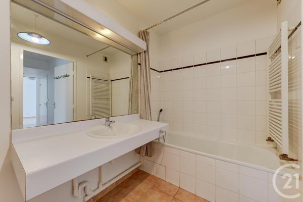 Appartement F3 à vendre  3 pièces - 69,68 m2 LYON - 69008