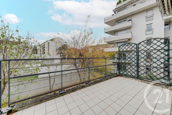 Appartement F3 à vendre  3 pièces - 69,68 m2 LYON - 69008
