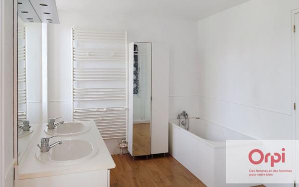 Maison à vendre    4 pièces •  Terrasson-Lavilledieu