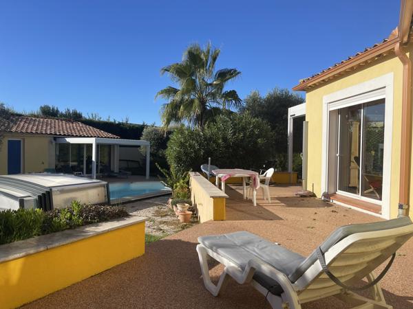 Mallemort (13370) Villa de plain pied avec piscine toutes commodités à pied.