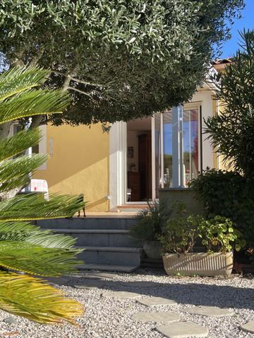 Mallemort (13370) Villa de plain pied avec piscine toutes commodités à pied.