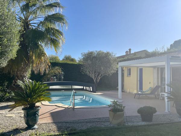Mallemort (13370) Villa de plain pied avec piscine toutes commodités à pied.